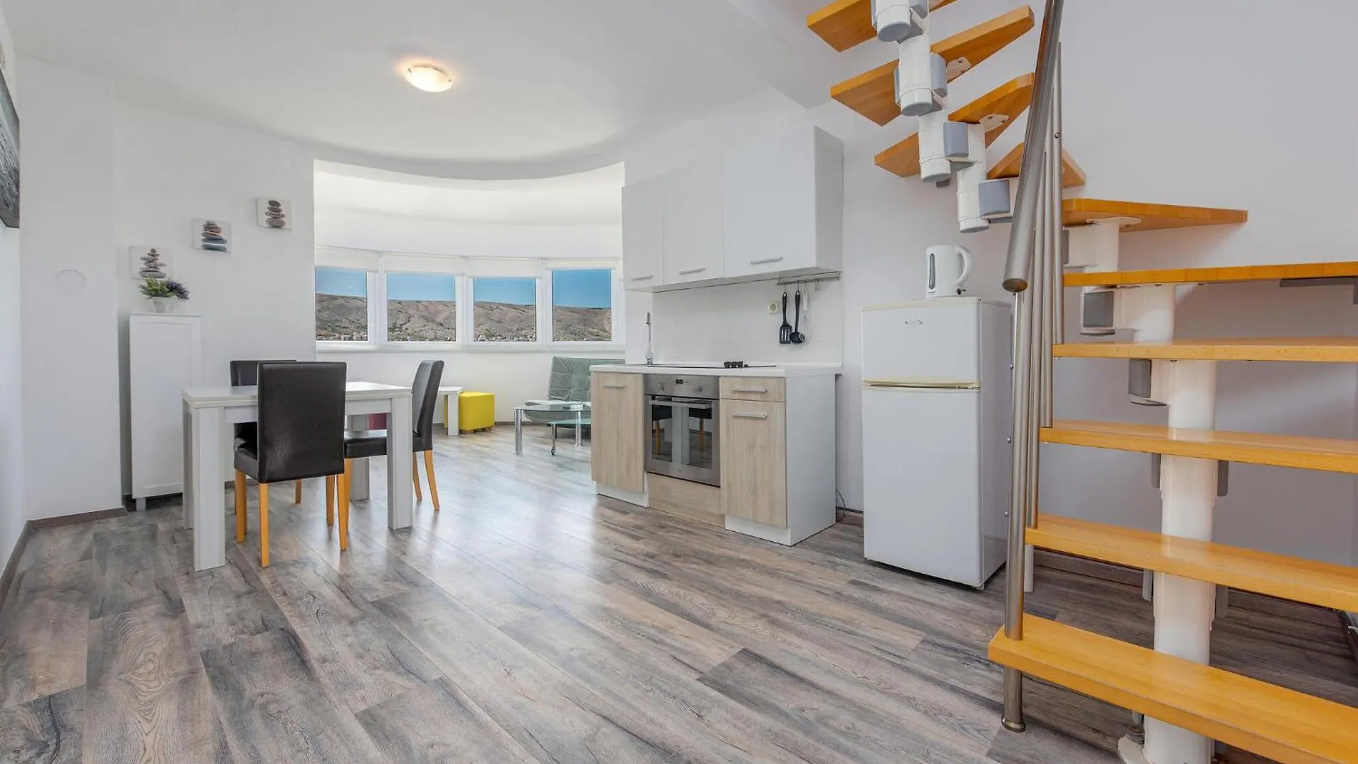 בית נופש פג 6 Bedroom Gorgeous Home In Pag