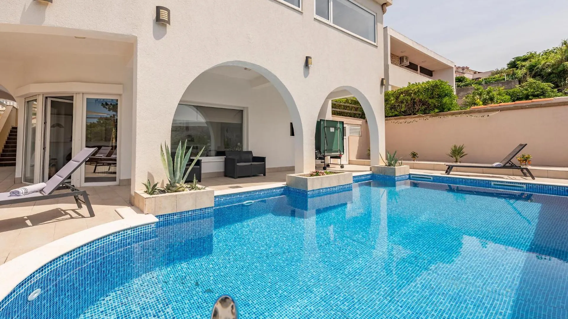 Amazing home in Pag with 6 Bedrooms, WiFi&Outdoor swimming pool Pag Town Vakantiehuis