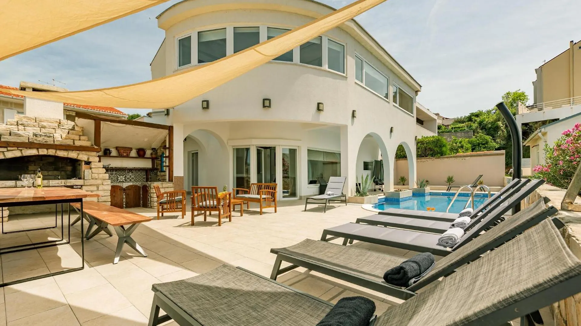 Vakantiehuis Amazing home in Pag with 6 Bedrooms, WiFi&Outdoor swimming pool Pag Town