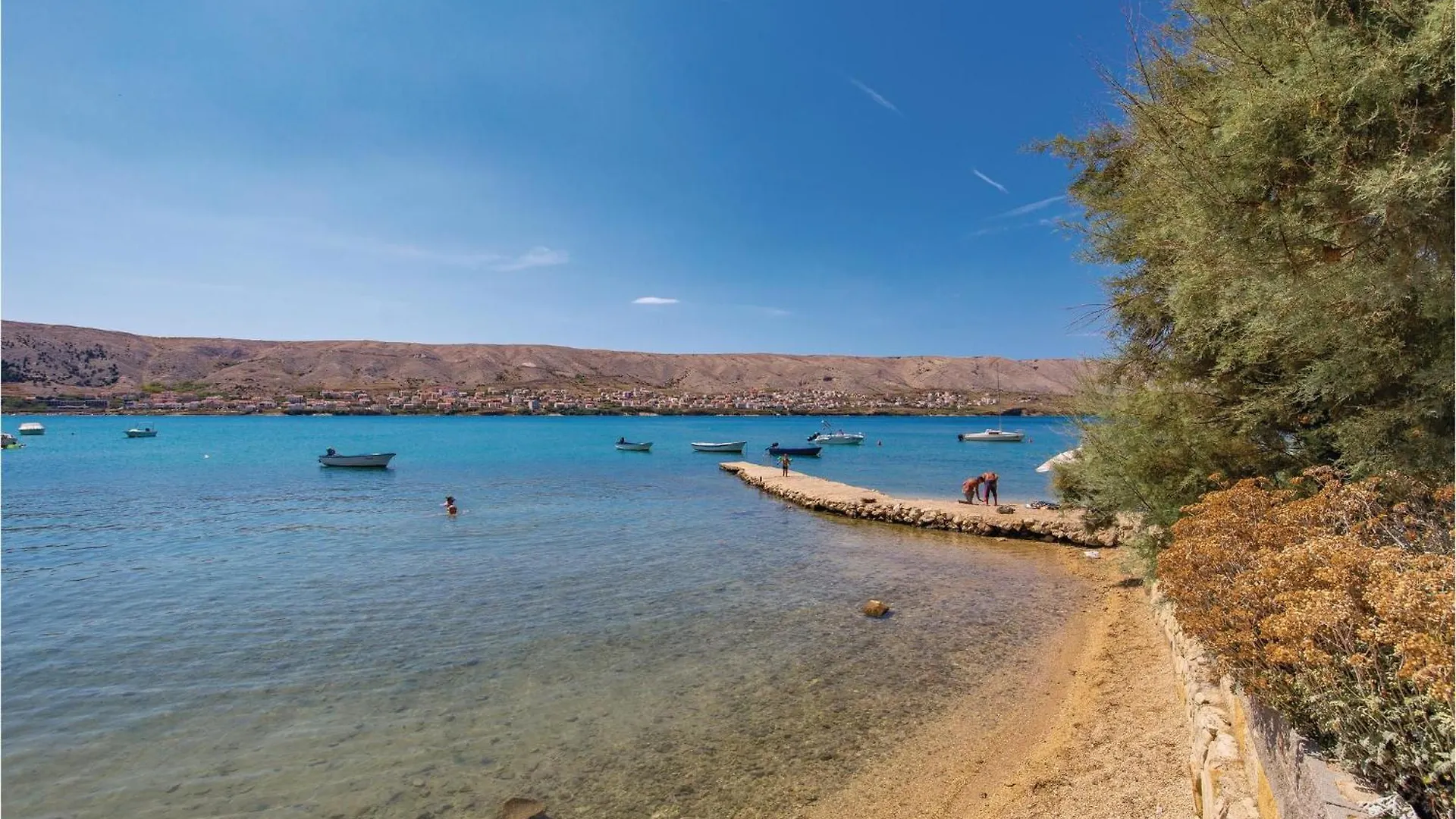 Amazing home in Pag with 6 Bedrooms, WiFi&Outdoor swimming pool Pag Town Vakantiehuis
