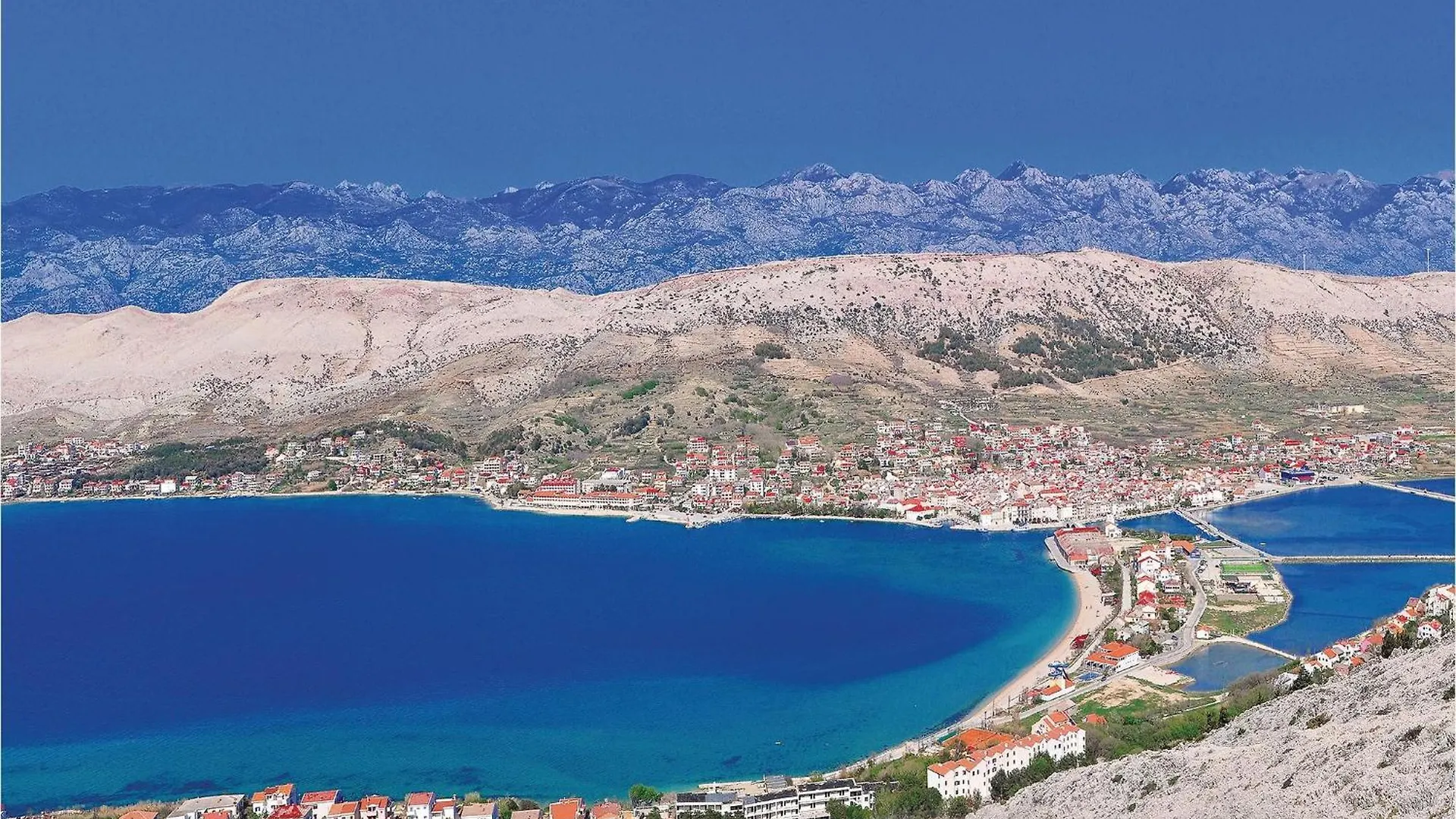 Vakantiehuis Amazing home in Pag with 6 Bedrooms, WiFi&Outdoor swimming pool Pag Town